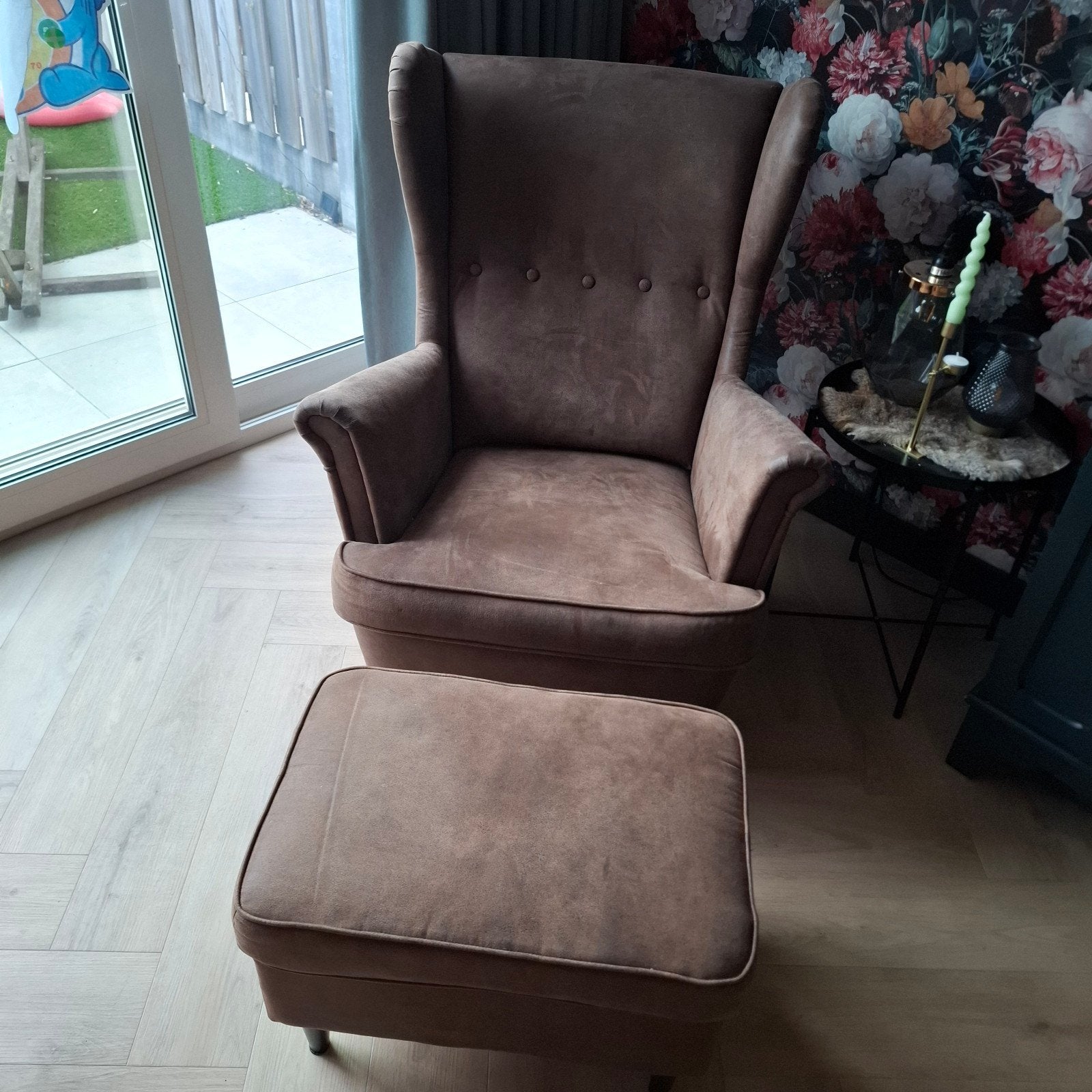 Comfortabele fauteuil met voetenbank - Bruin, Ophalen, Klassiek, Comfortabel, 75 tot 100 cm, Zo goed als nieuw