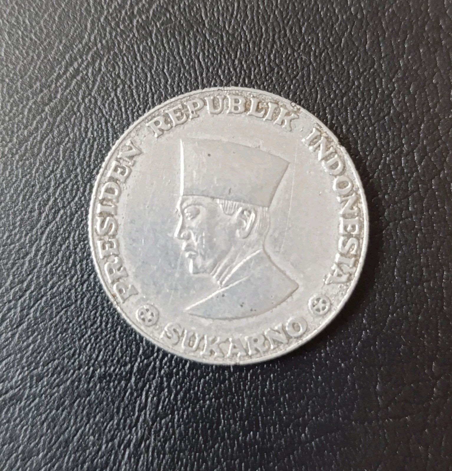 Soekarno munt 50 sen 1962 Irian Barat, Postzegels en Munten, Verzenden, Overige landen, Losse munt