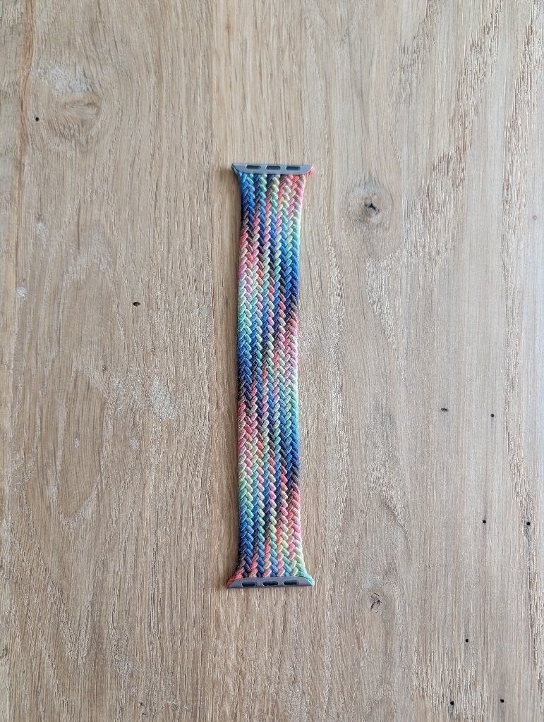 Apple Pride 2024 Braided Solo Loop (41mm - Maat 5), Gebruikt, Bandje, Apple, Apple Watch