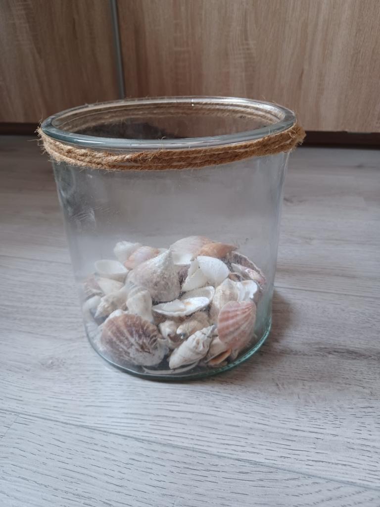 Glazen pot met schelpen, Huis en Inrichting, Woonaccessoires | Overige, Gebruikt, Glas, Meerkleurig, Landelijk, Ophalen