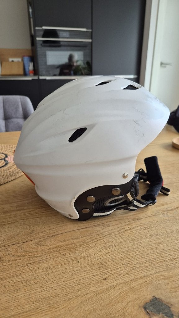 Witte dames skihelm – maat 59-61 cm, Sport en Fitness, Skiën en Langlaufen, Gebruikt, Overige typen, Minder dan 100 cm, Ophalen