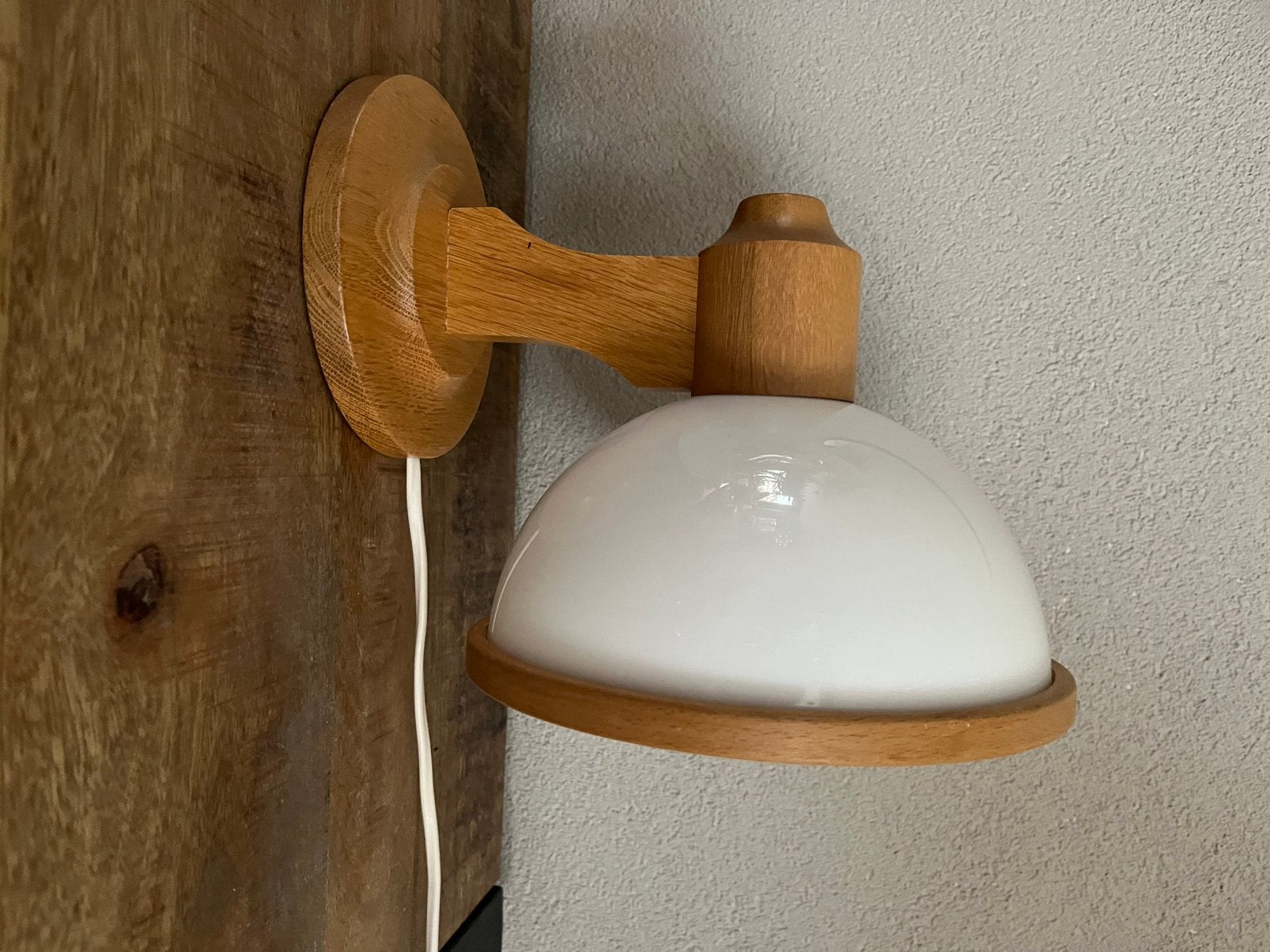 Vintage Steinhauer licht houten wandlampje met kunststof kap, Huis en Inrichting, Lampen | Wandlampen, Ophalen of Verzenden, Hout