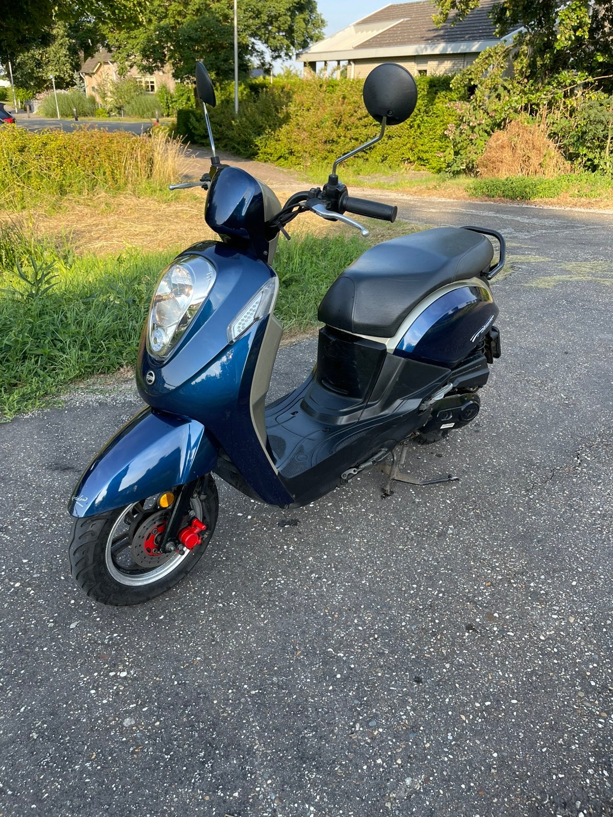 Sym Mio 50i 2019 geel kenteken, Maximaal 45 km/u, 49 cc, Zo goed als nieuw, Benzine