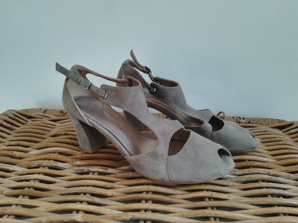 Audley Peeptoe Pumps Sandalen Suède Bruin maat 39, Kleding | Dames, Zo goed als nieuw, Bruin, Audley, Sandalen of Muiltjes
