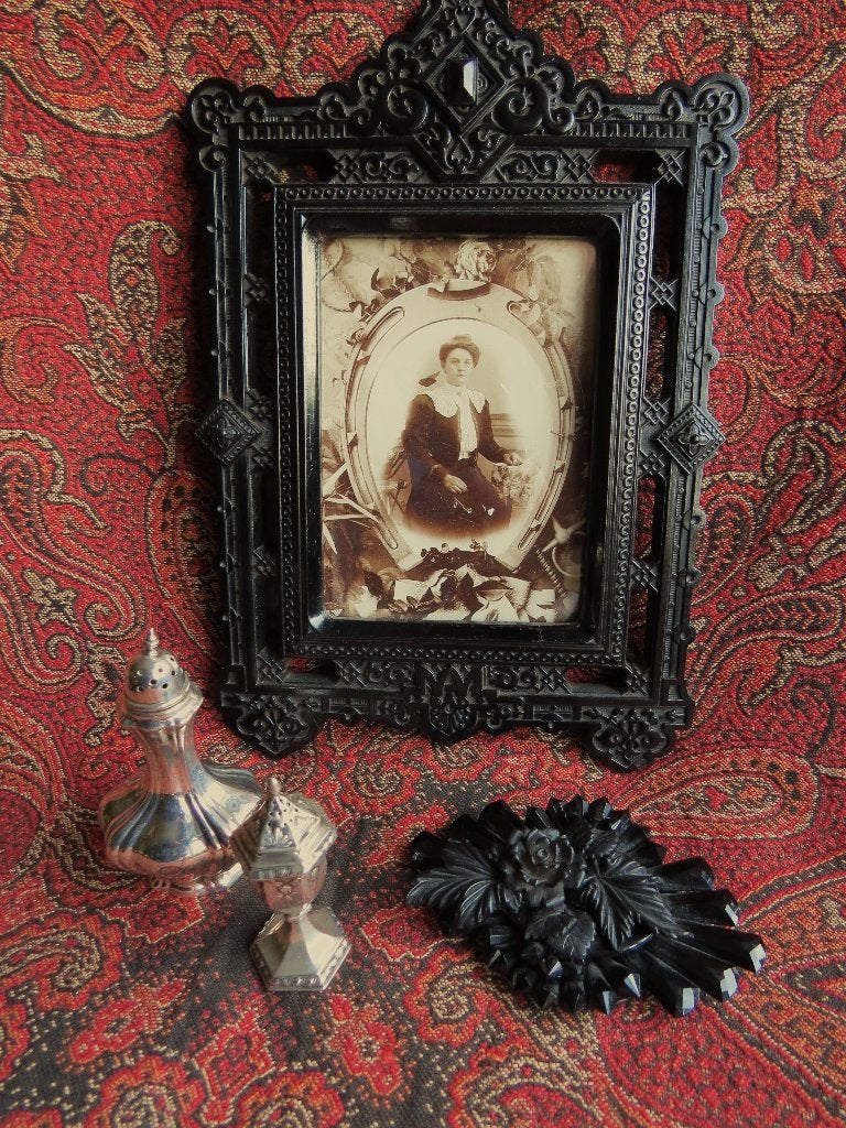antieke Vulcanite met Celluloid rouw broche c.1870-1880, Ophalen of Verzenden, Overige materialen, Broche