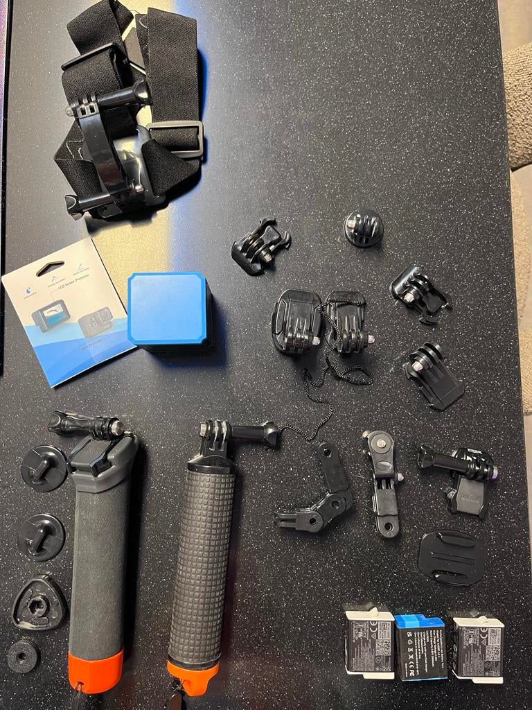 GoPro Accessoires Bundel: Diverse Bevestigingen en Batterije, Ophalen of Verzenden, Gebruikt, GoPro