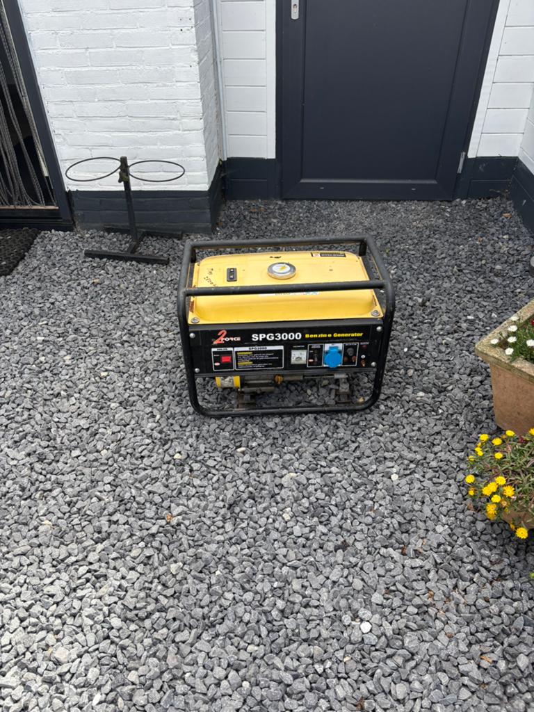 Benzine generator, Ophalen, Gebruikt, Minder dan 5 kVA, Benzine