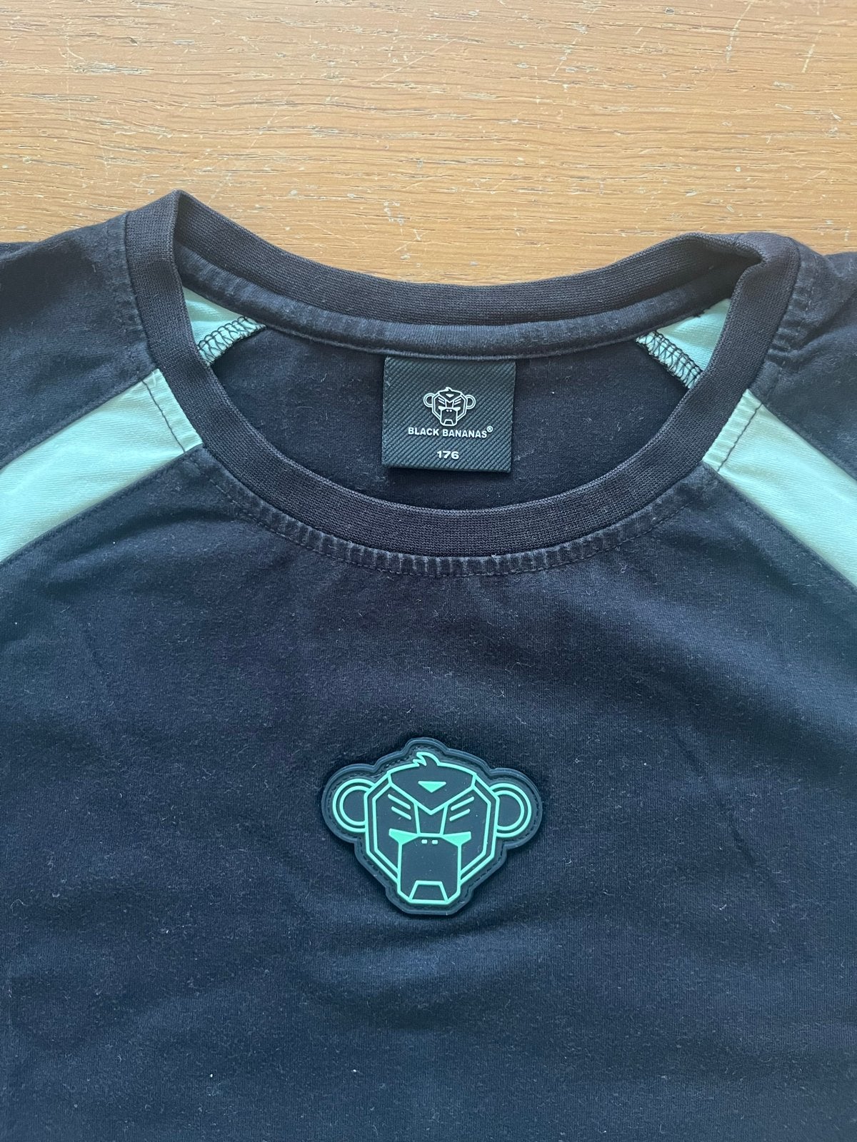 Black Bananas shirt zwart met groene accenten, maat 176, Ophalen of Verzenden, Zo goed als nieuw, Jongen, Shirt of Longsleeve