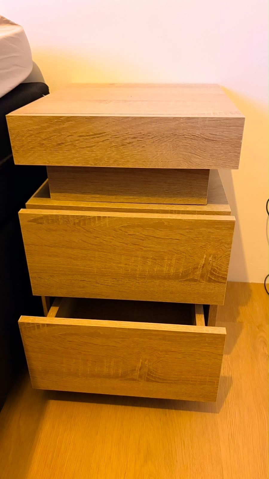 Nachtkastje met 2 Lades - Houtkleurig, Ophalen, Gebruikt, Minder dan 45 cm, 55 tot 70 cm