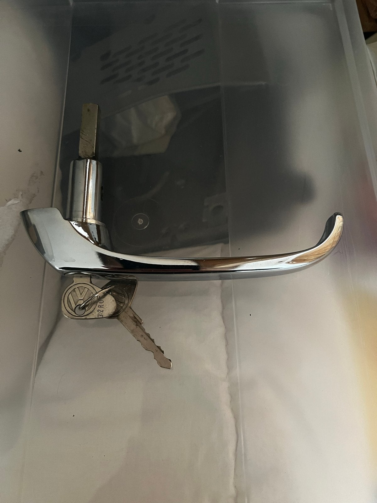 VW T2a Schuifdeur Hendel NOS met Sleutels, Ophalen of Verzenden, Nieuw, Volkswagen