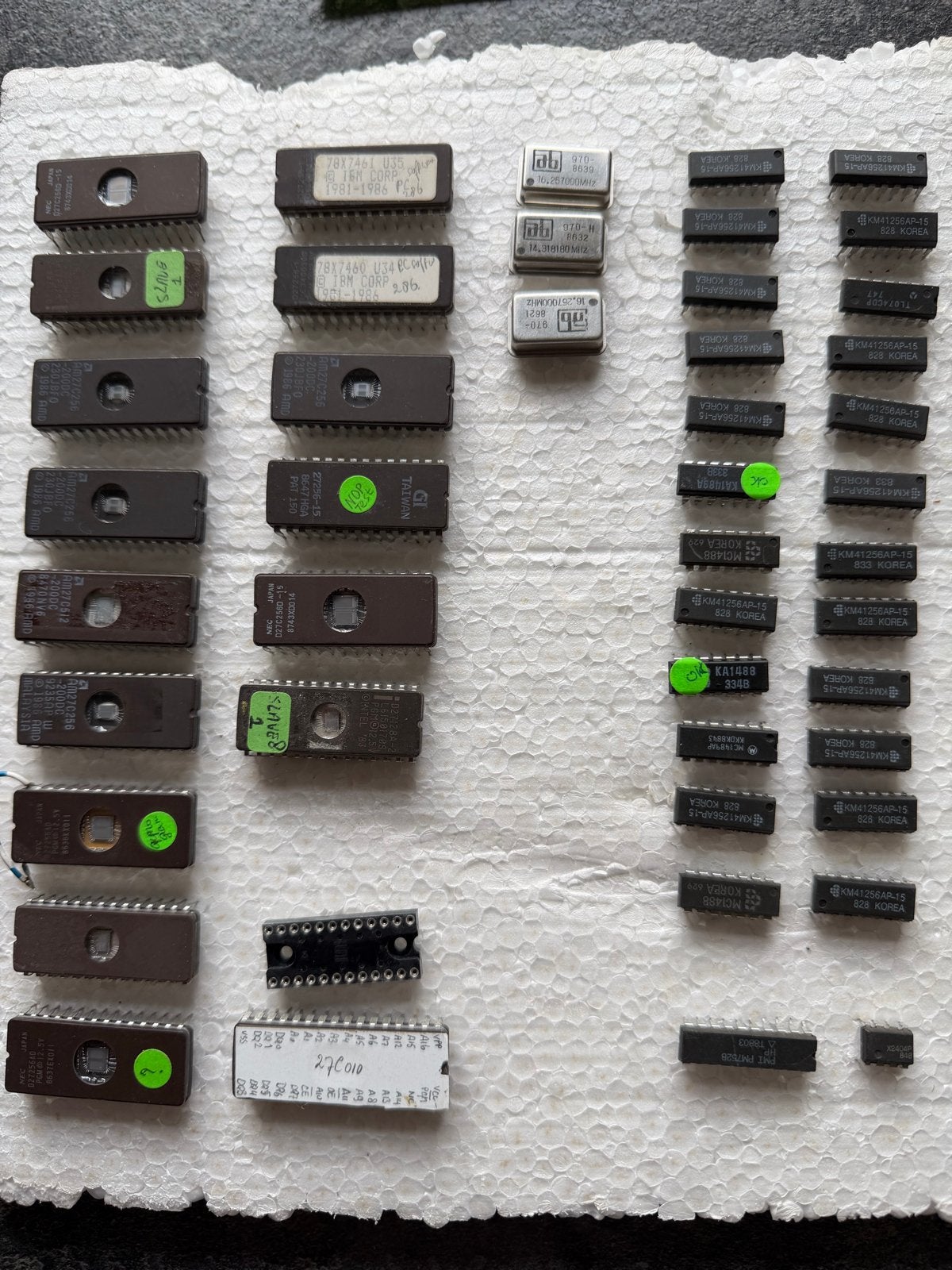 Diverse partij vintage computerchips en IC's, Ophalen of Verzenden, Zo goed als nieuw