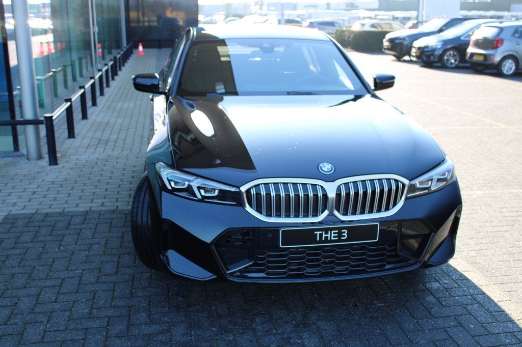BMW 3 Serie 330e M Sport Automaat / Schuif-kanteldak / Trekh, Auto's, BMW, Automaat, 1998 cc, Achterwielaandrijving, Zwart