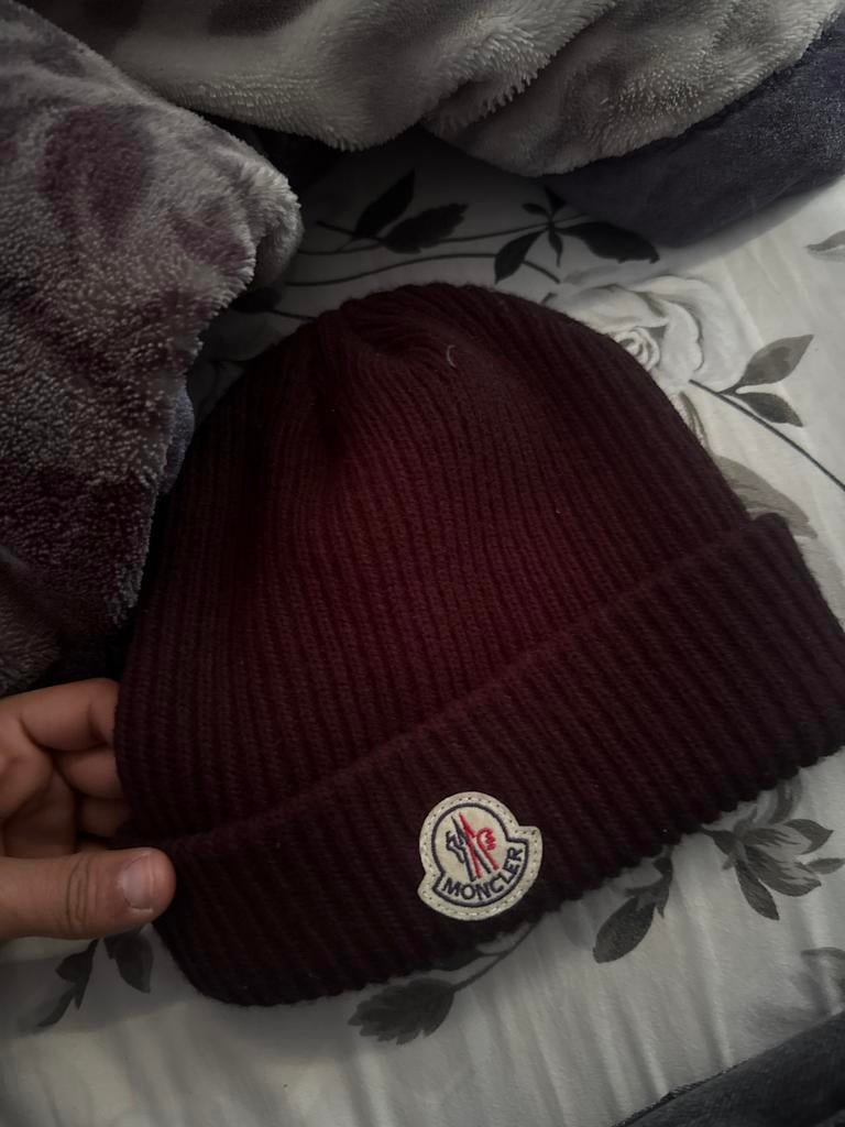 Moncler muts in goede staat, Ophalen of Verzenden, Zo goed als nieuw, One size fits all, Hoed