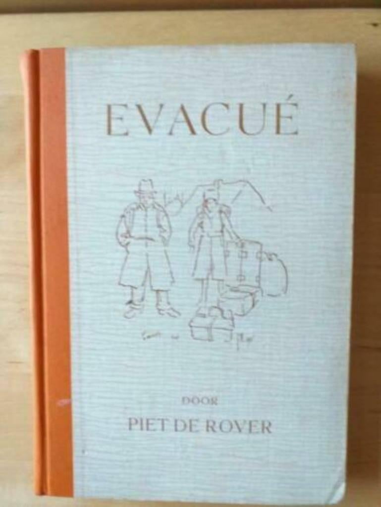 Evacué - Piet de Rover, Ophalen of Verzenden, Gelezen