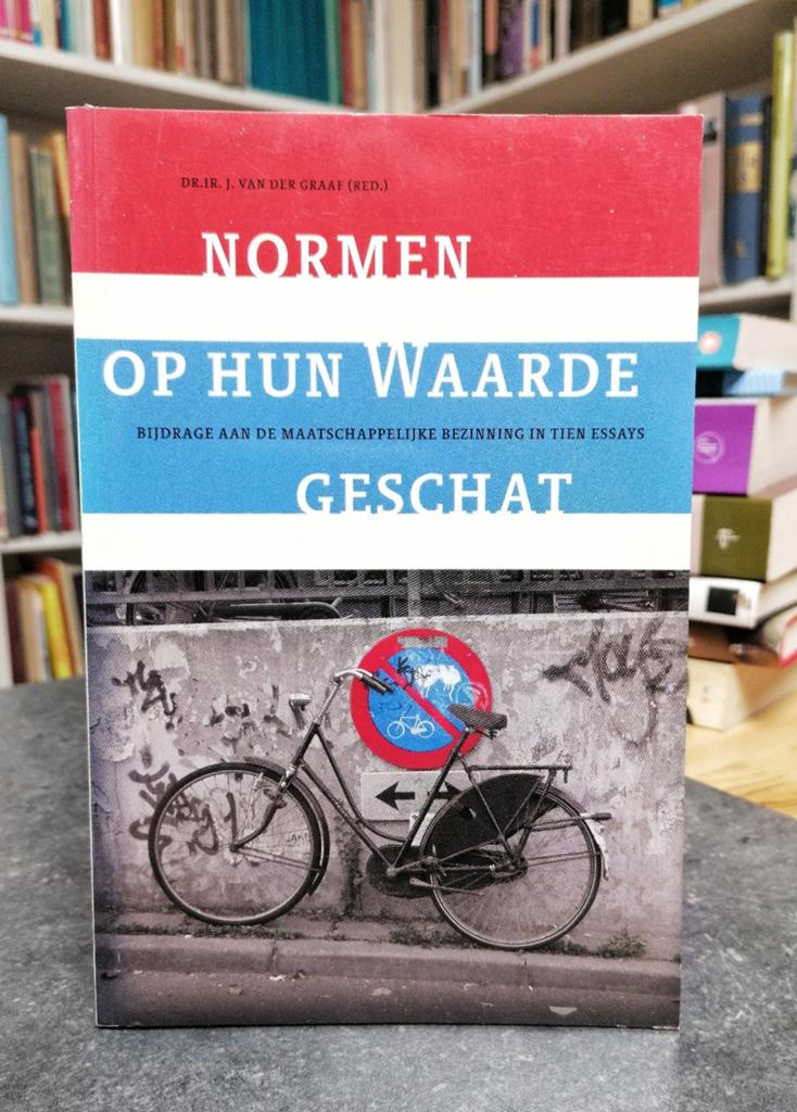 J. van der Graaf - Normen op hun waarde geschat
€ 2,50, Ophalen of Verzenden, Zo goed als nieuw, Maatschappij en Samenleving, Nederland