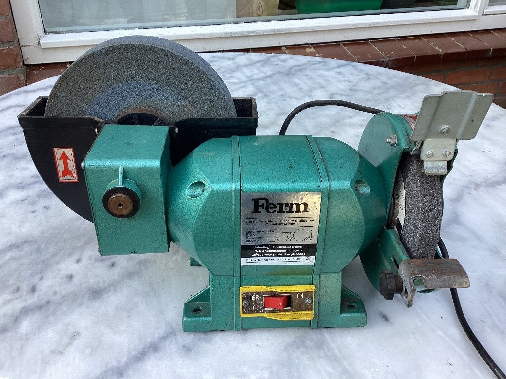 Ferm slijpmachine droog/natslijpen, Doe-het-zelf en Verbouw, Ophalen of Verzenden, Minder dan 700 watt, Werkbankslijpmachine