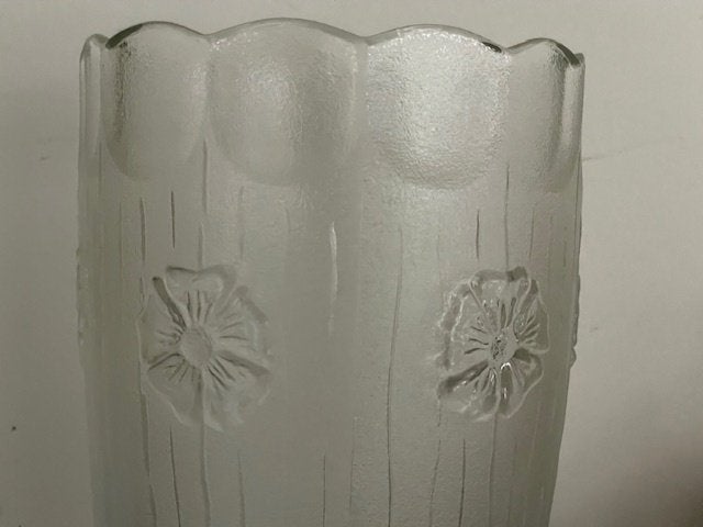 Vintage glazen vaas glas. Mooi gedecoreerd met bloemen., Ophalen, Zo goed als nieuw, Glas, 23 cm
