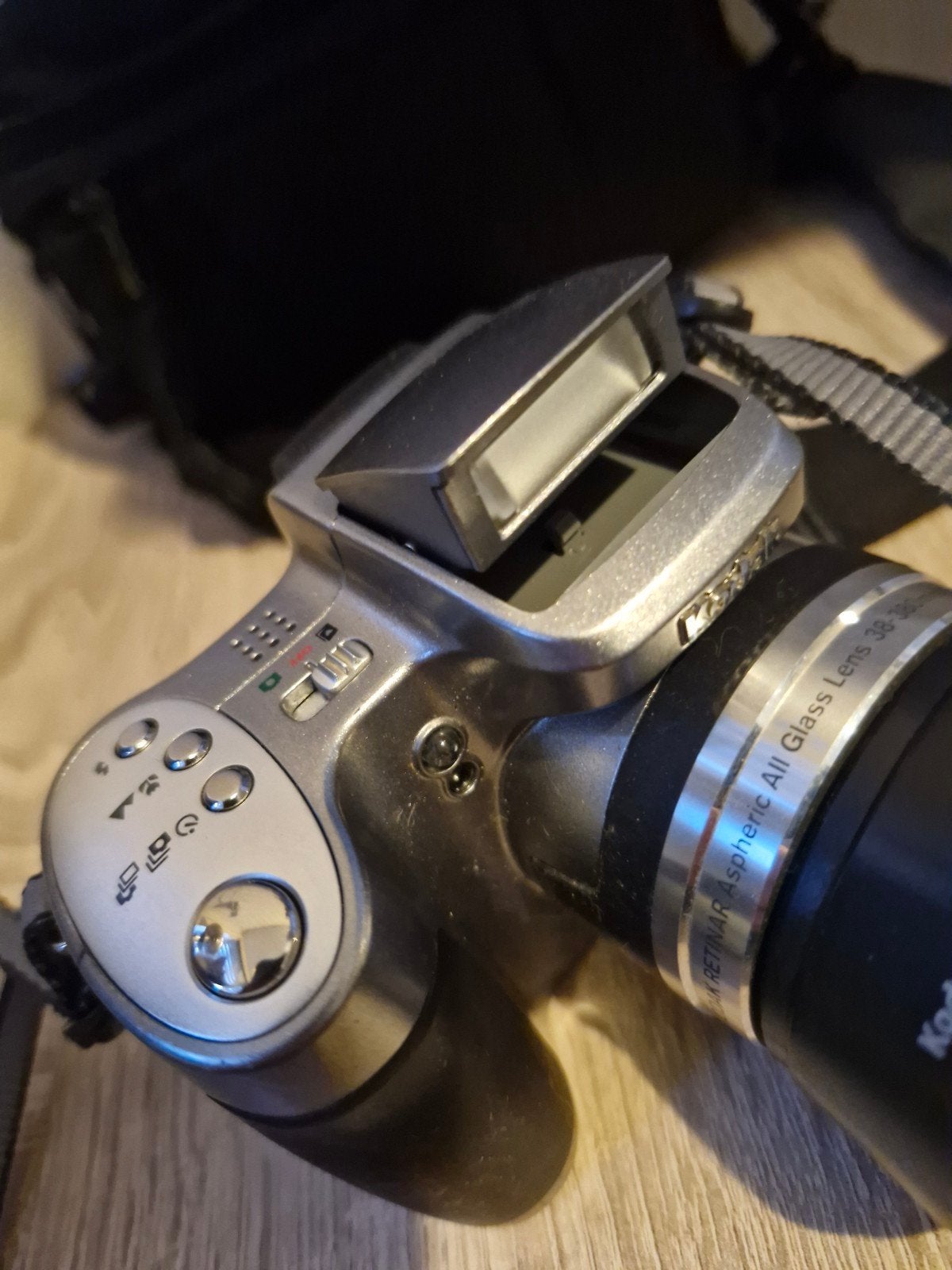 Kodak EasyShare Z740 Digitale Camera met 10x Zoom, Ingebouwde flitser, Lensdop, Ophalen of Verzenden, Zo goed als nieuw