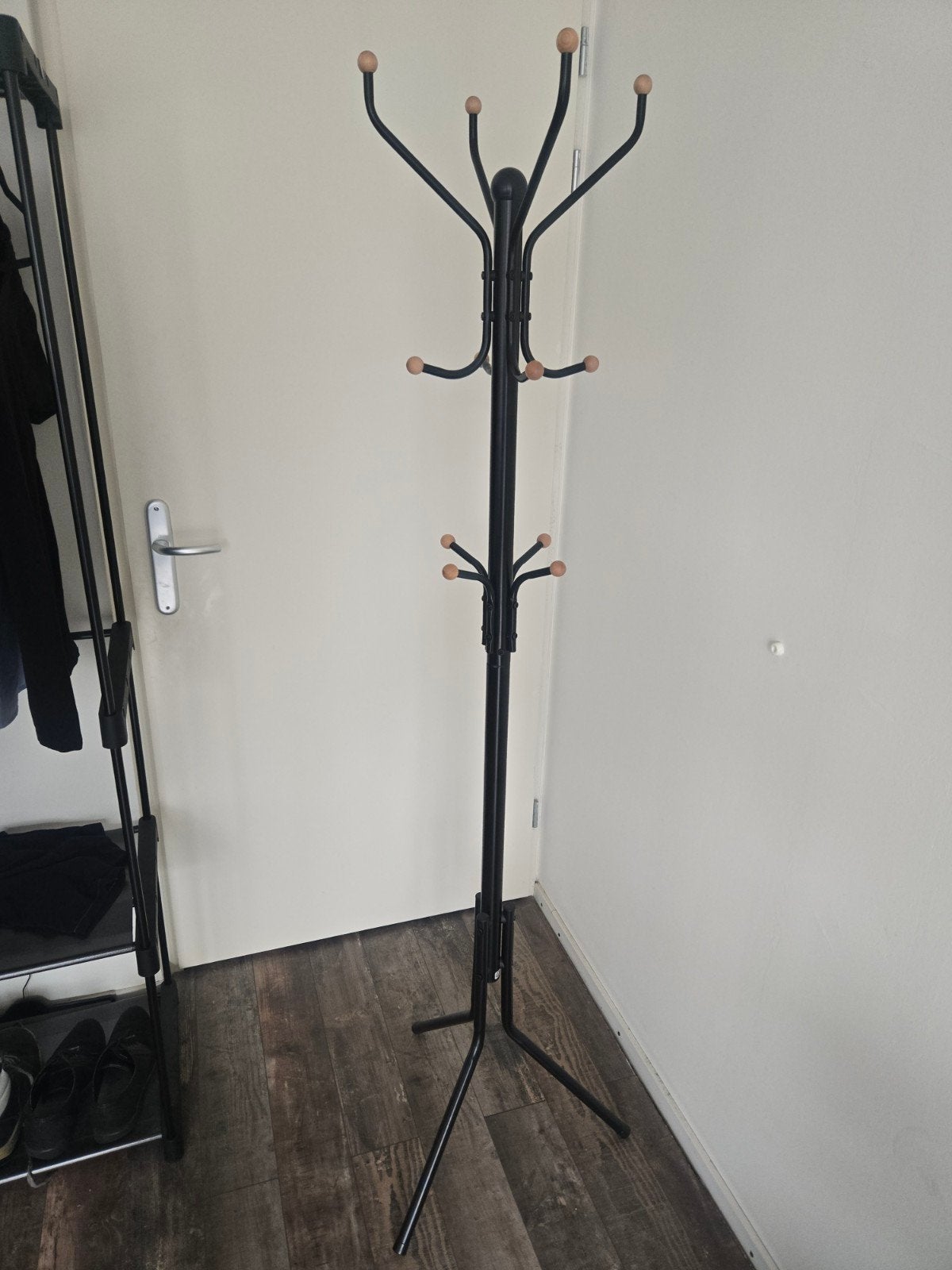 Zwarte staande kapstok met houten knoppen, Ophalen, Gebruikt, Metaal, Staande kapstok