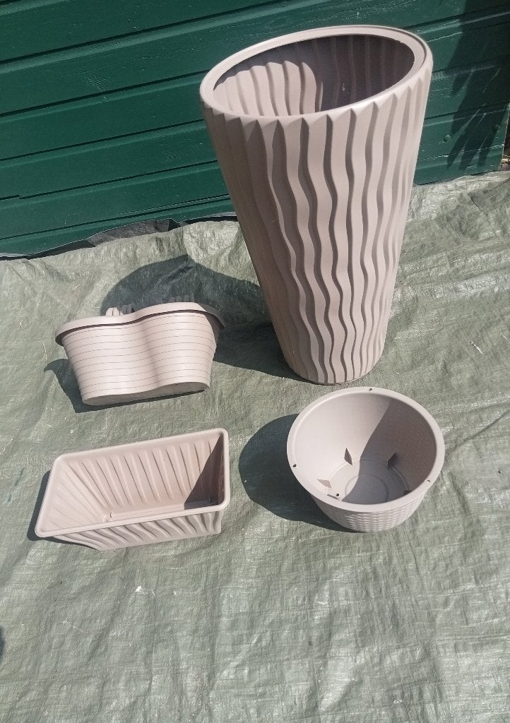 NIEUW 4 BEIGE KUNSTSTOF  BLOEMPOT HANGPLANTENBAK PLANTENBAK, Tuin en Terras, Bloembakken en Plantenbakken, Ophalen, Kunststof