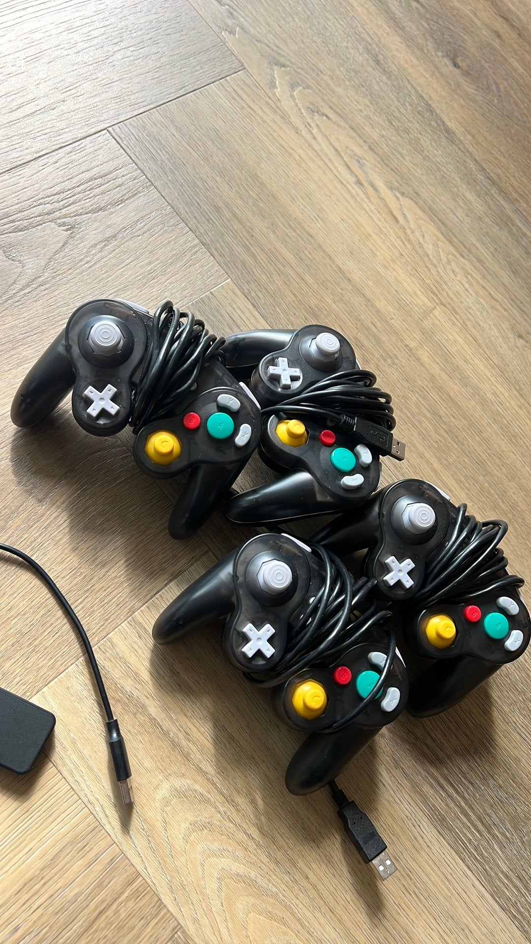 Nintendo switch controllers Super Smash Bros 4, Ophalen of Verzenden, Zo goed als nieuw, Zwart, Met 3 controllers of meer