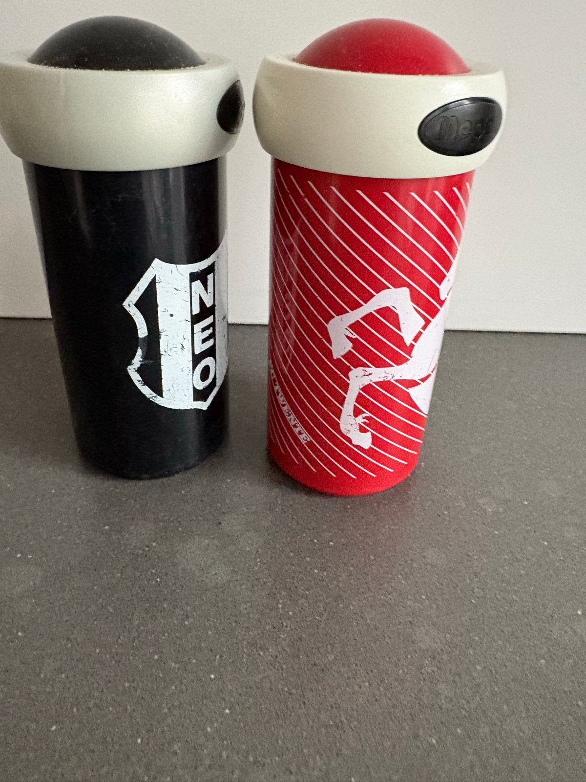 Mepal drinkbekers FC Twente en NEO, Huis en Inrichting, Gebruikt, Meerkleurig, Kunststof, Ophalen of Verzenden