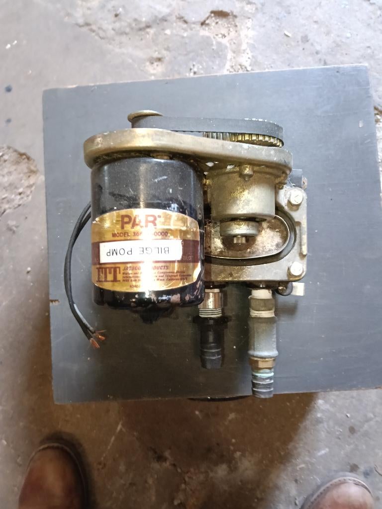 Bilgepompen 24 volt, Watersport en Boten, Ophalen of Verzenden, Gebruikt, Motor en Techniek