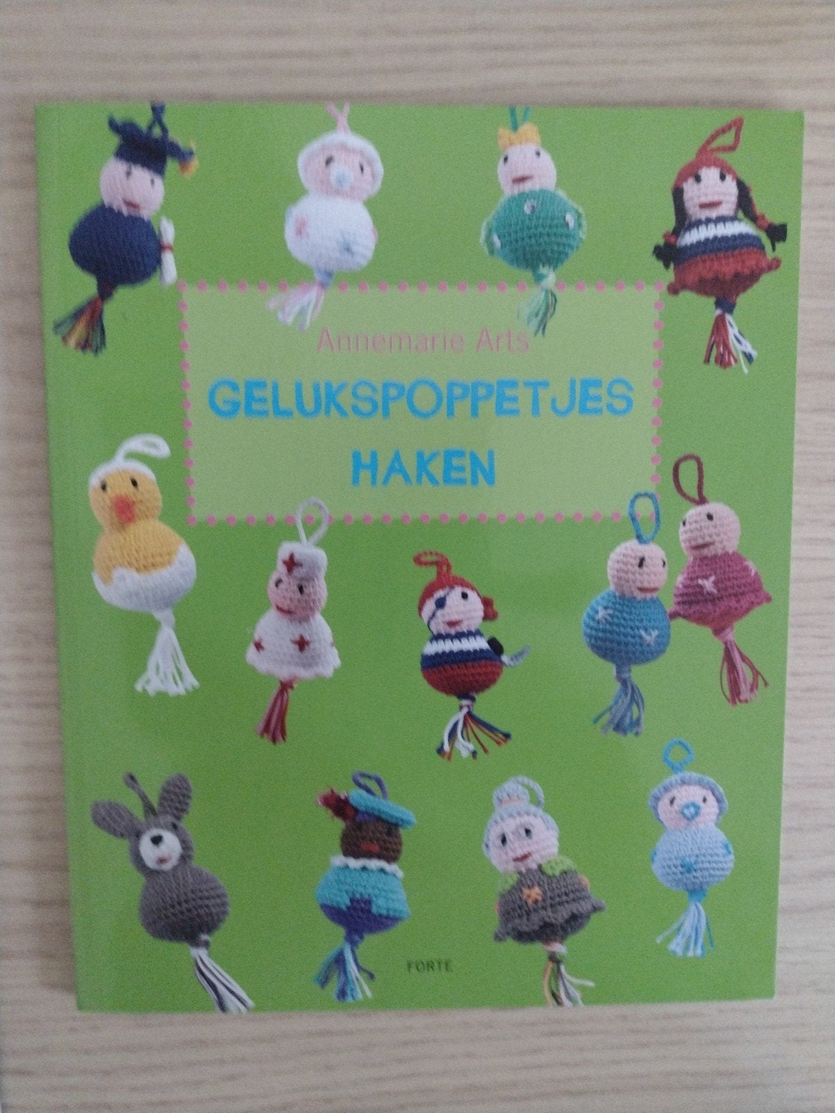Gelukspoppetjes Haken - Annemarie Arts, Boeken, Ophalen of Verzenden, Zo goed als nieuw, Breien en Haken, Annemarie Arts