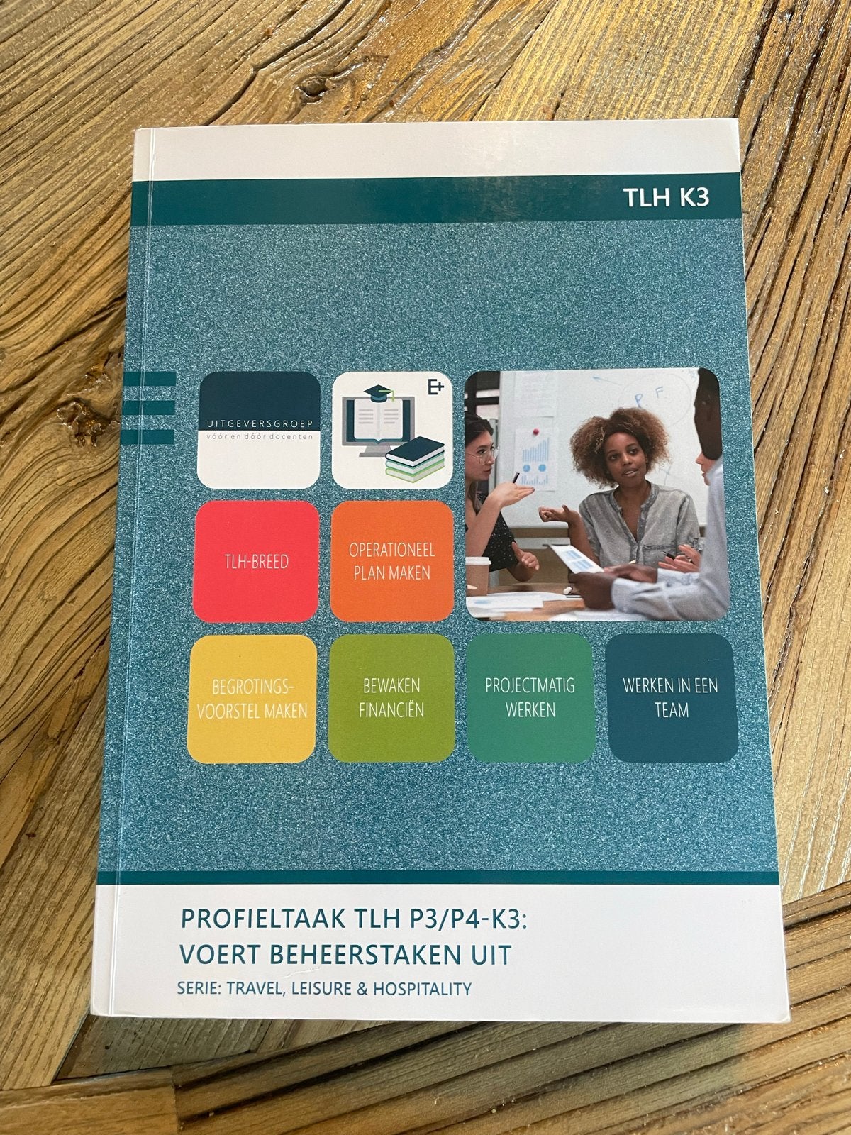 Profieltaak TLH P3/P4-K3: Voert Beheerstaken Uit, Ophalen of Verzenden, Zo goed als nieuw, Overige niveaus, Overige vakken