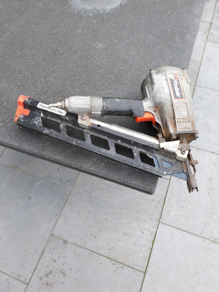 Diverse tackers en nietmachines, Doe-het-zelf en Verbouw, Gereedschap | Overige machines, Ophalen of Verzenden, Gebruikt