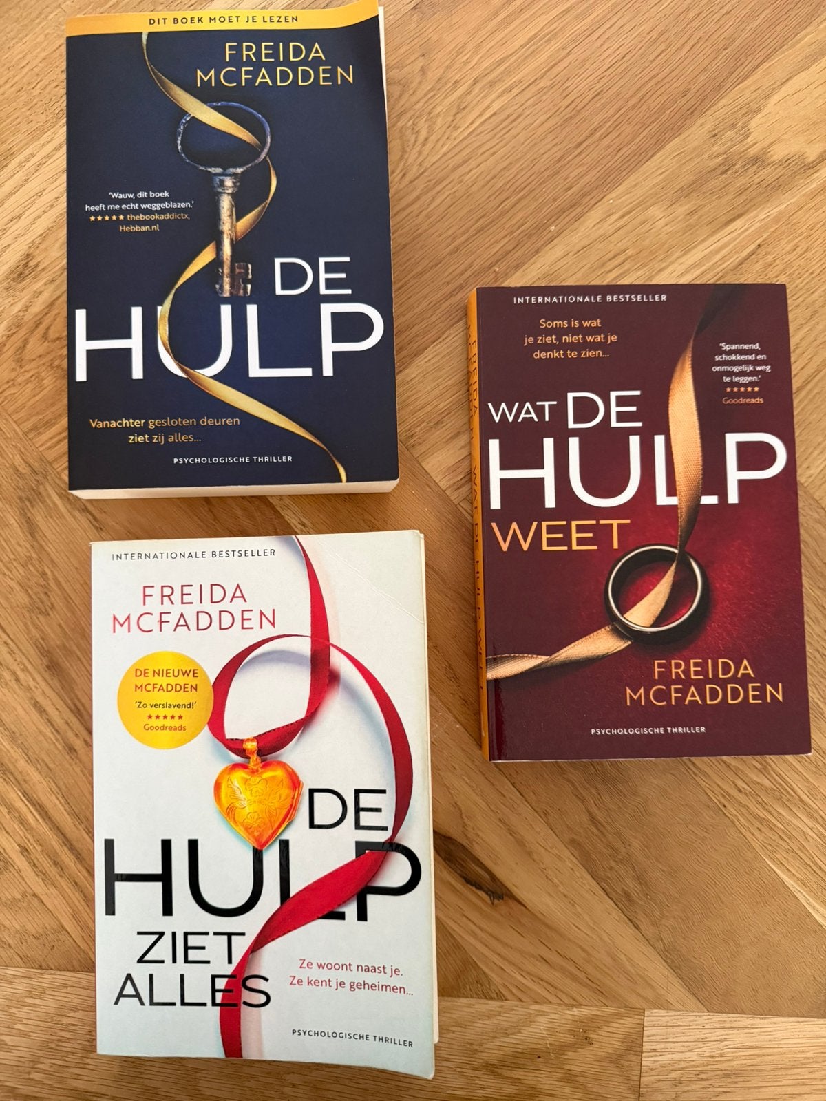 Freida McFadden - De hulp ziet alles, Ophalen of Verzenden, Zo goed als nieuw, Freida McFadden, Nederland