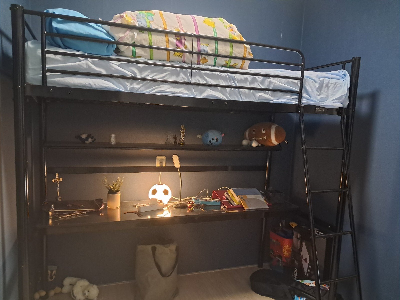 hoog slaapbed met bureau onder, Huis en Inrichting, Ophalen, Verstelbaar, 90 cm, Eenpersoons