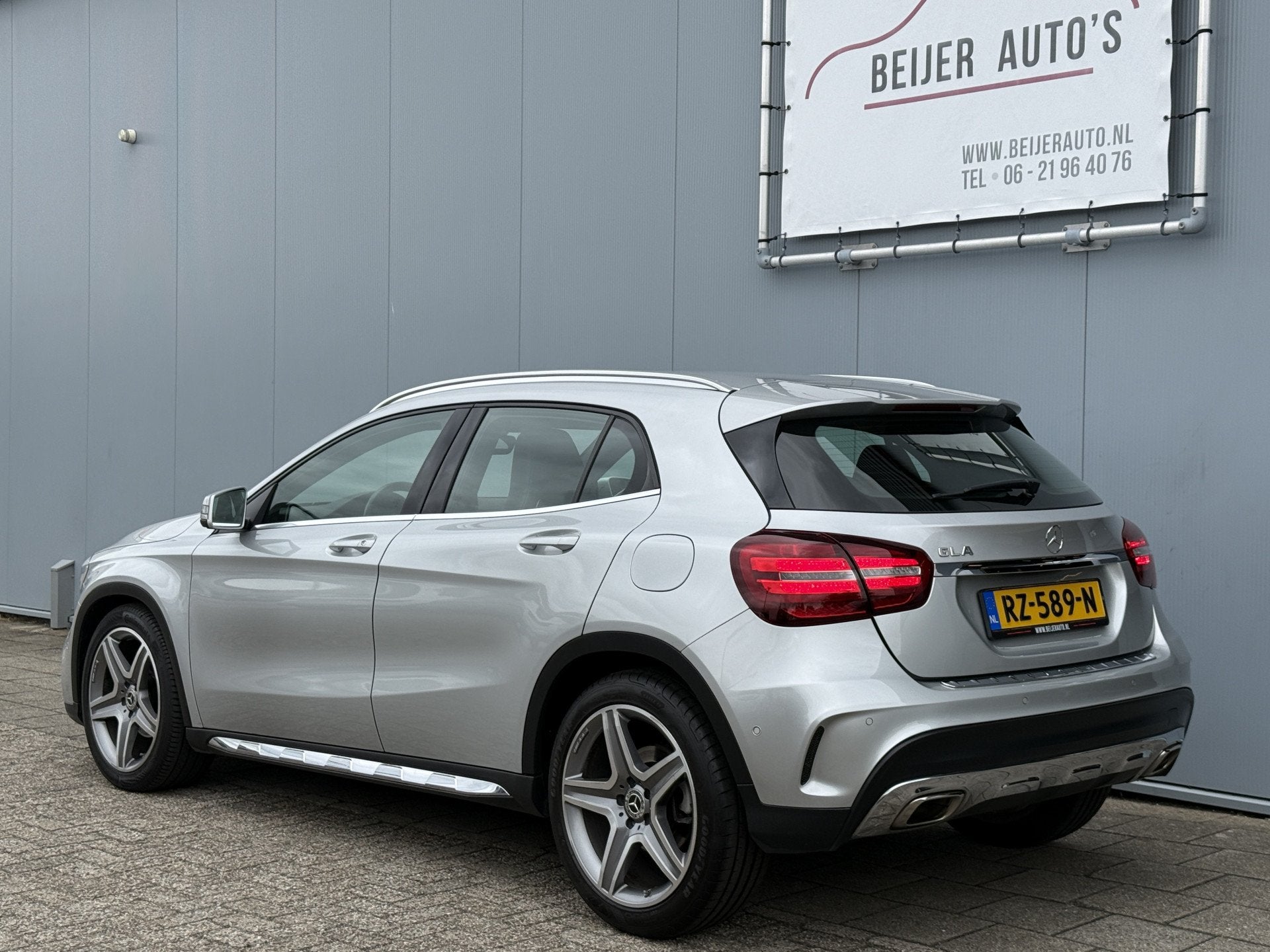 Mercedes-Benz GLA 180 Business Solution Automaat AMG-Pakket., Gebruikt, Euro 6, 4 cilinders, 715 kg