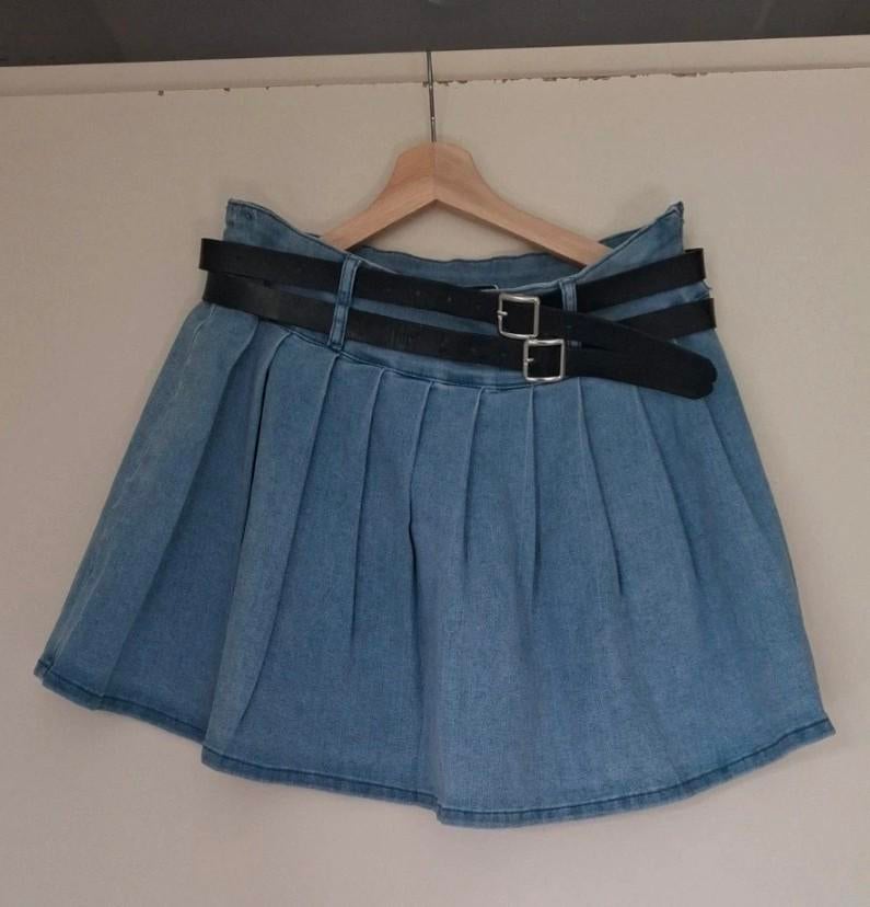 Nieuw spijkerrokje maat L met riem en rits aan de zijkant, Blauw, Maat 42/44 (L), Nieuw, Ophalen of Verzenden
