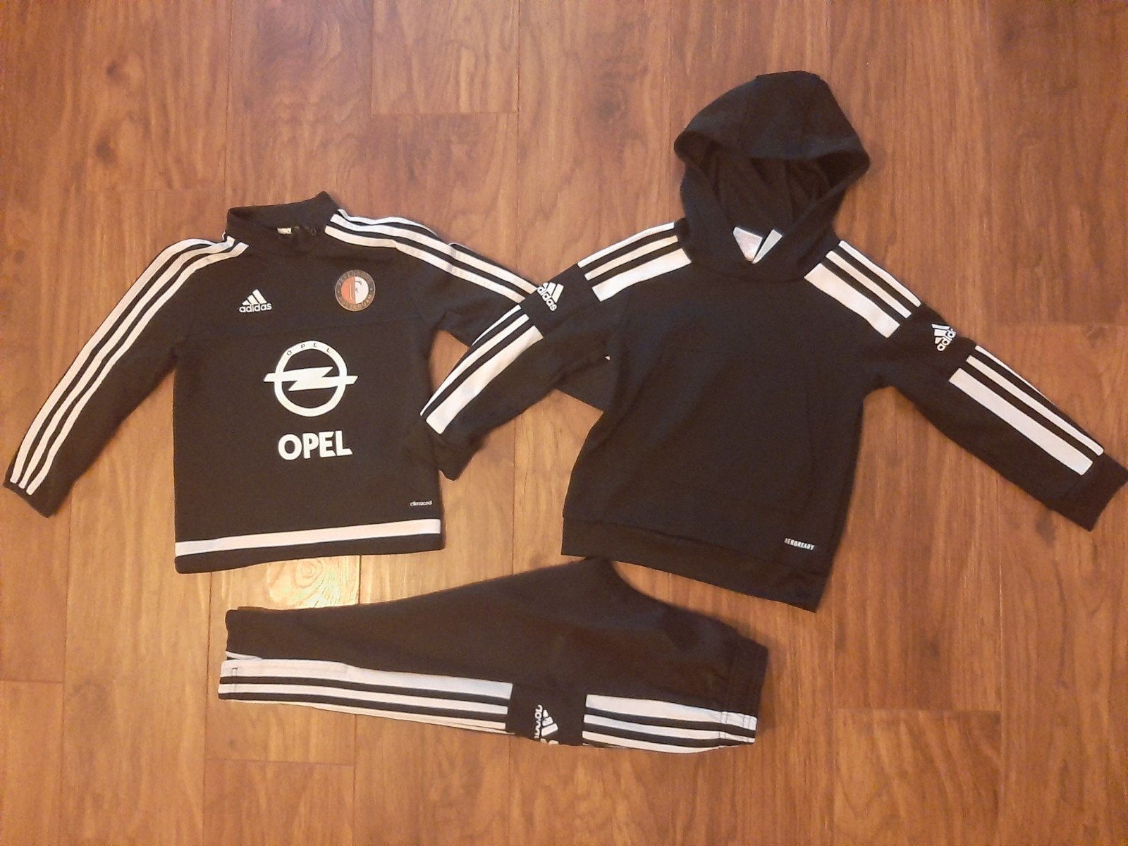 Adidas trainingspak + Adidas Feyenoord trui mt. 116, Kinderen en Baby's, Ophalen of Verzenden, Zo goed als nieuw, Jongen of Meisje