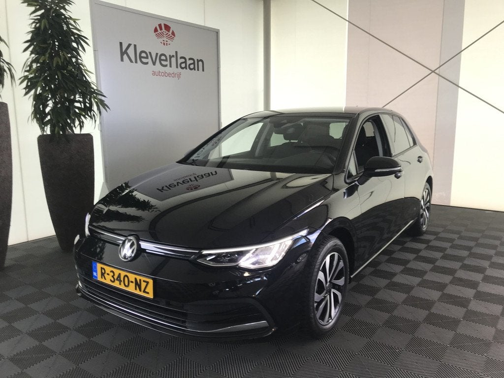 Volkswagen Golf 1.5 TSI Active | Climate control | Apple car, Voorwielaandrijving, 12 maanden, Stof, 1498 cc