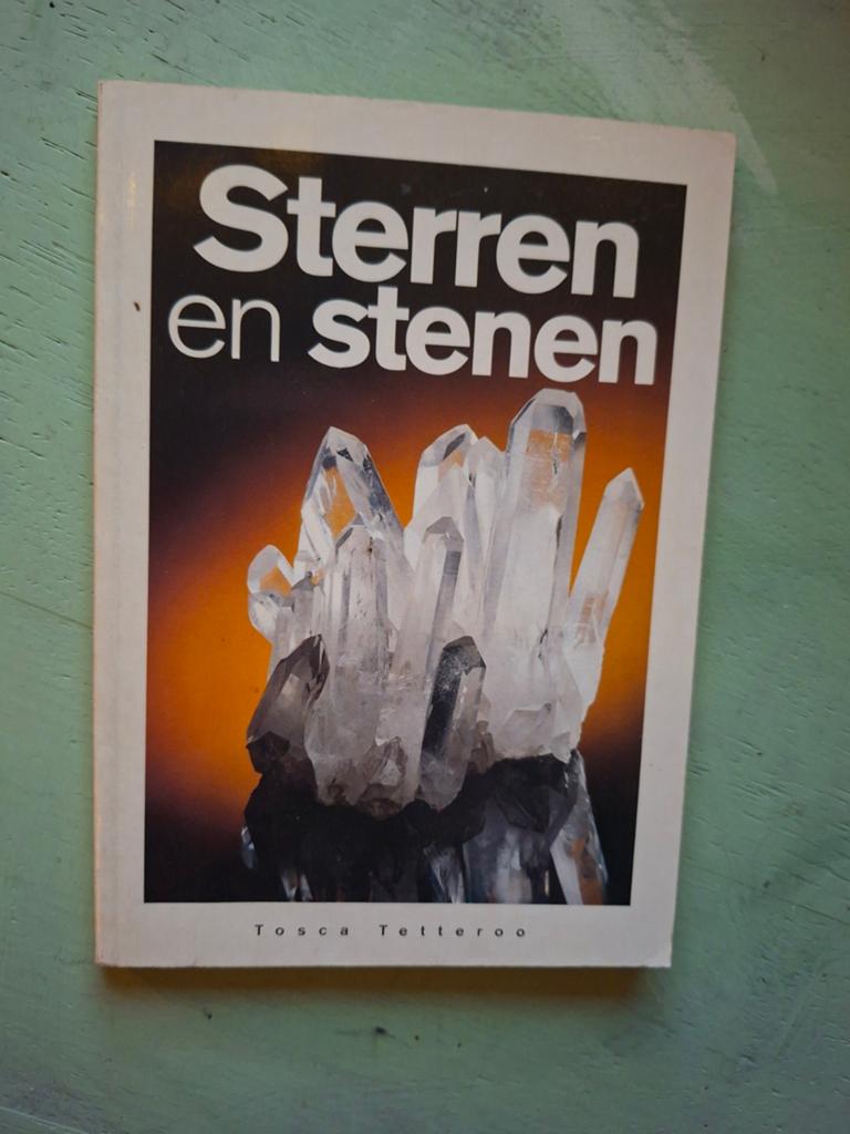 Boek "Sterren & Stenen"., Boeken, Ophalen of Verzenden