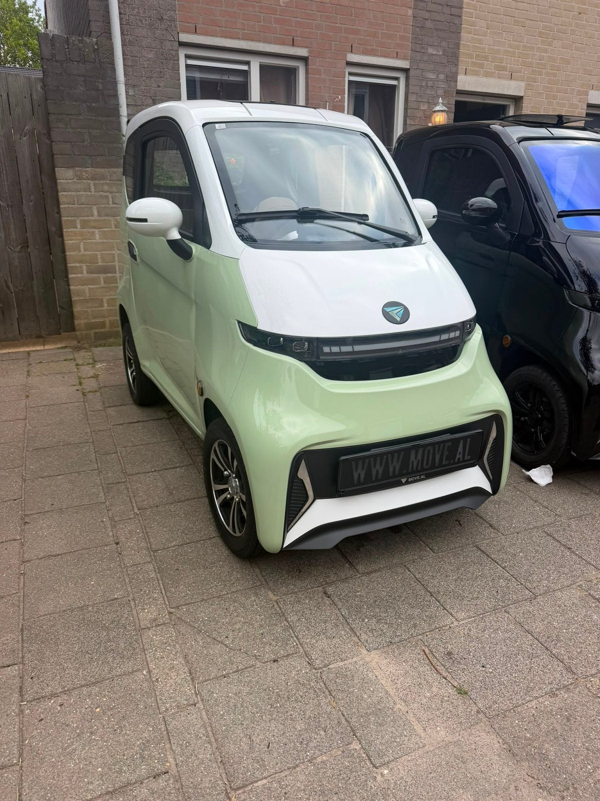 Move e4 nieuwe overdekte scootmobiel rijbewijs vrij, Zo goed als nieuw, 16 km/u of meer, 46 km of meer, Ophalen