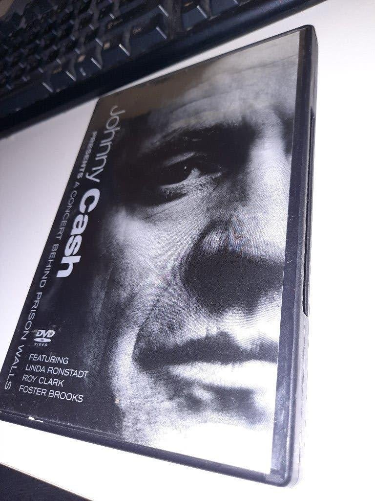 DVD Johnny Cash – A Concert Behind Prison Walls, Alle leeftijden, Ophalen, Zo goed als nieuw