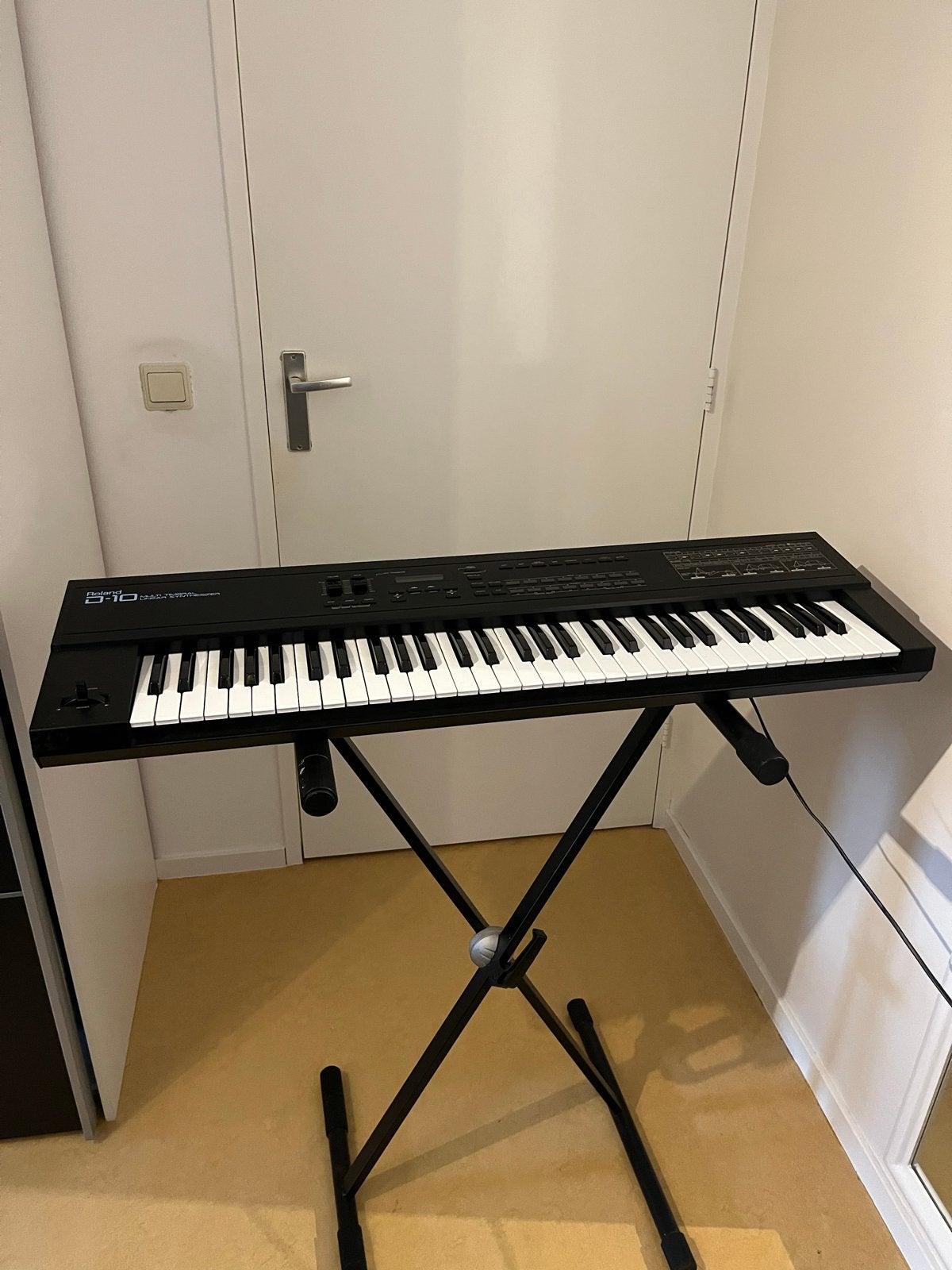 Roland D-10 Synthesizer, Roland, Ophalen of Verzenden, Met standaard, 61 toetsen