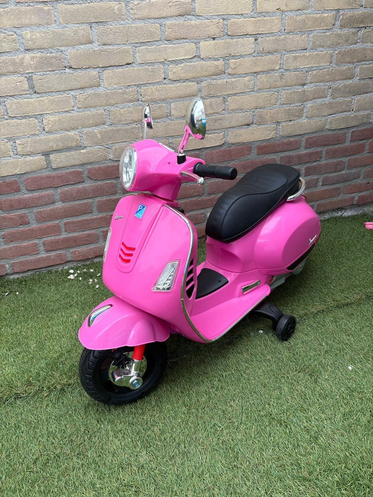Roze elektrische scooter voor kinderen - Zo goed als nieuw, Kinderen en Baby's, Speelgoed | Buiten | Voertuigen en Loopfietsen