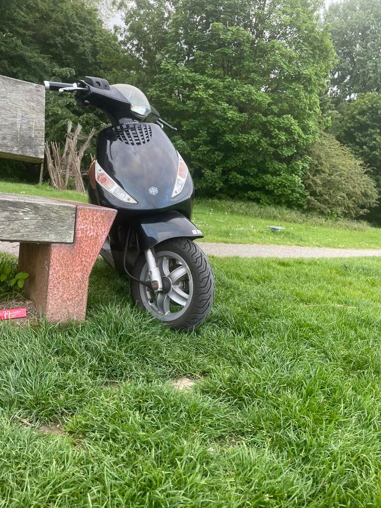 Piaggio zip 80 cc, Ophalen, Zo goed als nieuw, Benzine, Overige modellen