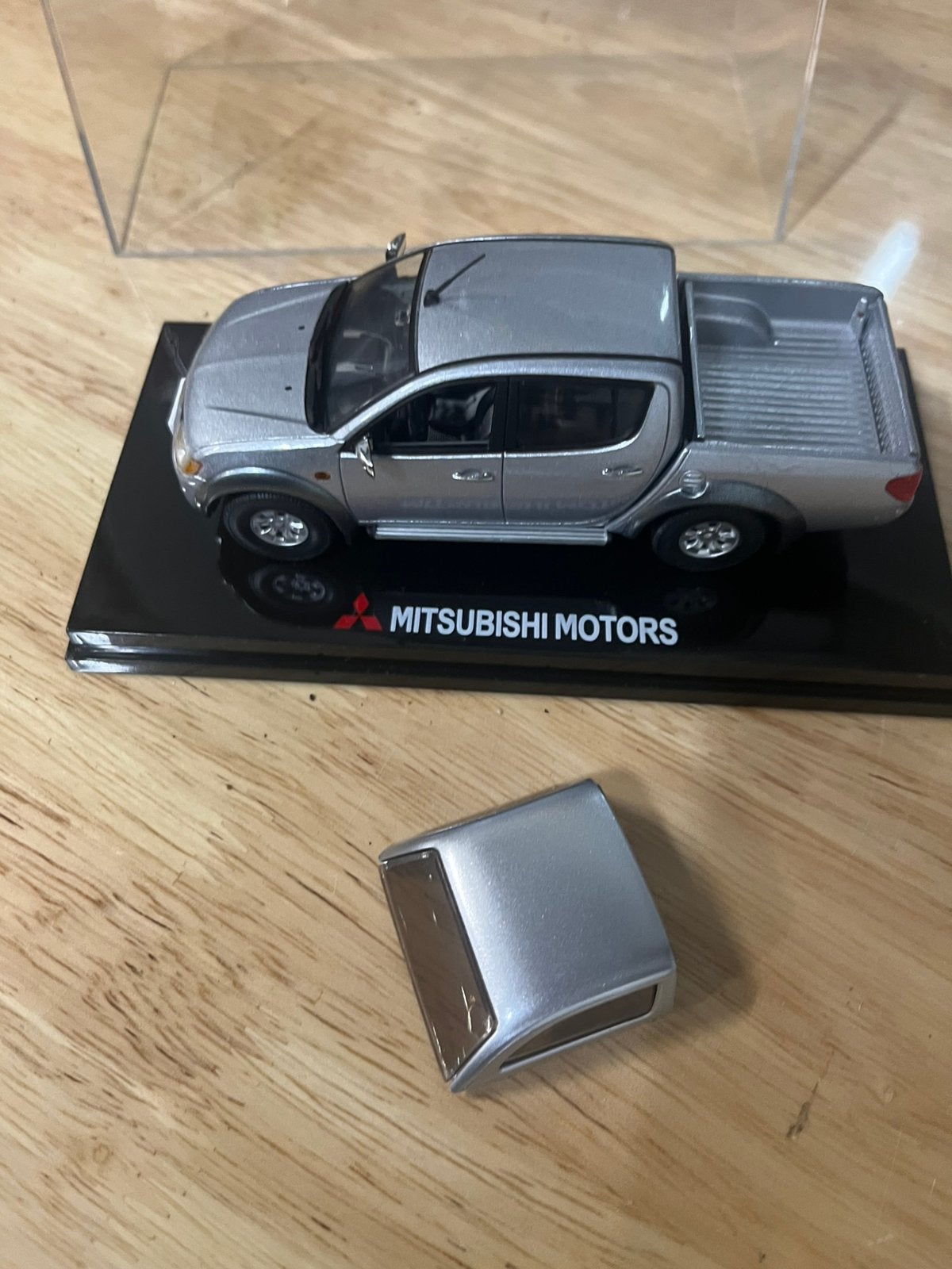 Mitsubishi Pick-up nieuw in showcase 1:43, Ophalen, Nieuw, Auto, Overige merken