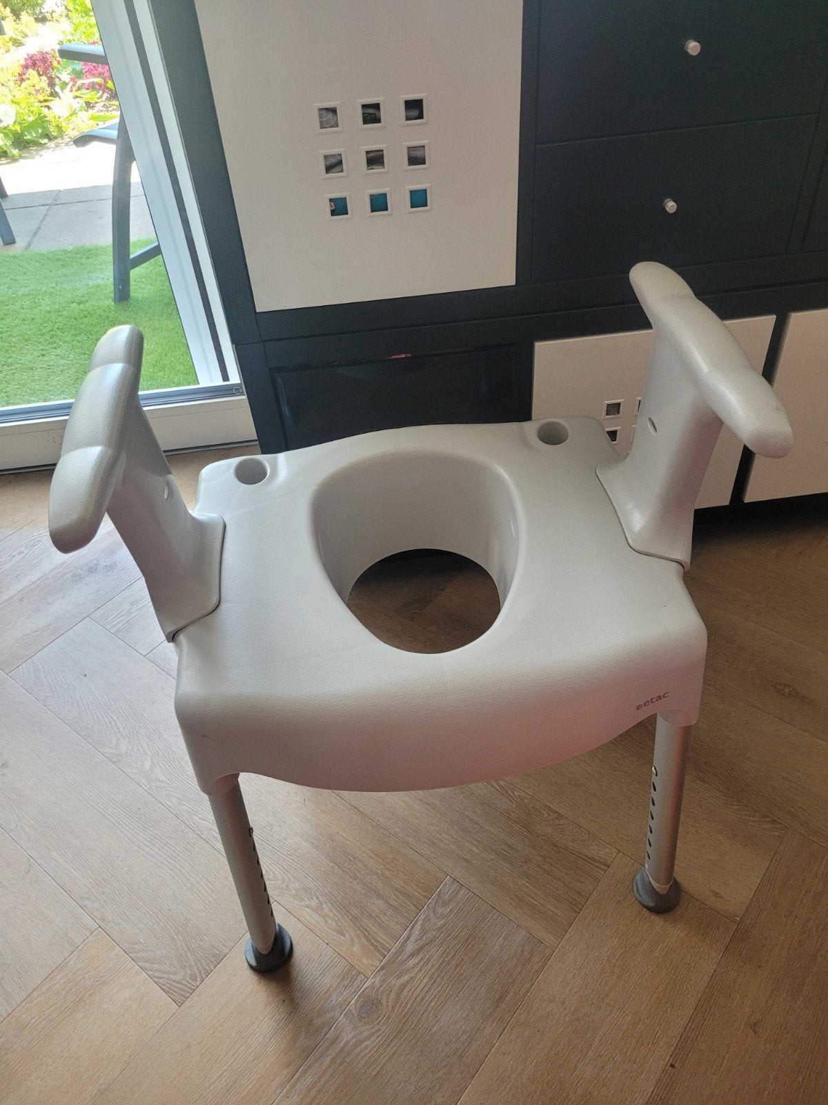 Als nieuwe Etac Swift toiletverhoger in hoogte verstelbaar, Diversen, Ophalen of Verzenden, Zo goed als nieuw