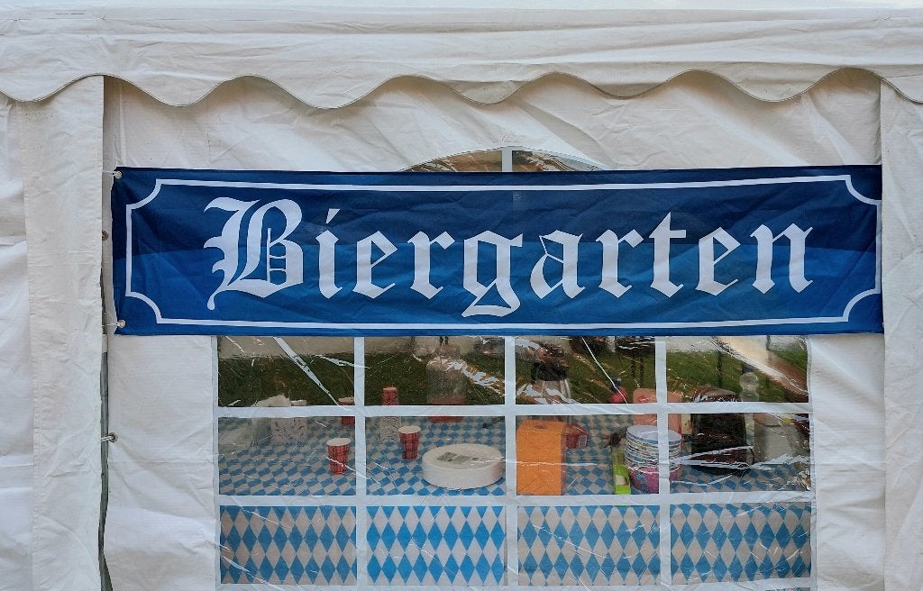 Biergarten/Oktoberfest versiering, Ophalen of Verzenden, Zo goed als nieuw, Versiering, Overige