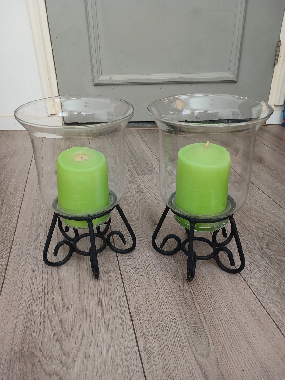 Windlicht  2x  kaars met ijzeren houder, Huis en Inrichting, Woonaccessoires | Kandelaars en Kaarsen, Ophalen, Metaal, 25 tot 50 cm