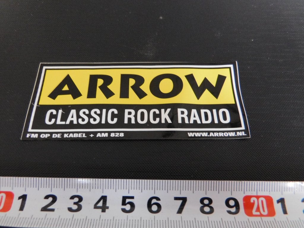sticker ARROW CLASSICK ROCK RADIO fm op de kabel + am 828 *, Ophalen, Zo goed als nieuw