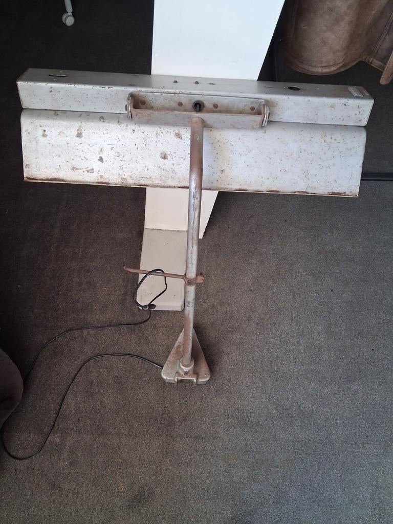 Vintage industriële lamp uit Polen., Huis en Inrichting, Lampen | Hanglampen, Ophalen, Minder dan 50 cm