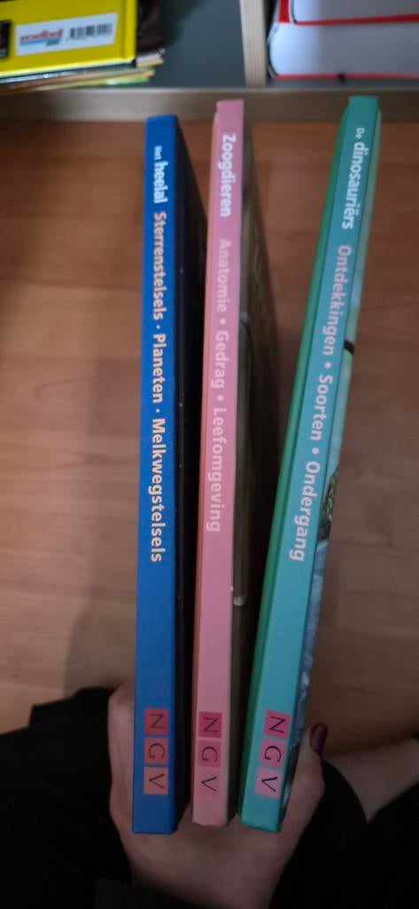 Kennis Compact Boeken: Dinosauriërs, Zoogdieren, Heelal, Ophalen, Zo goed als nieuw, Natuur algemeen, Onbekend