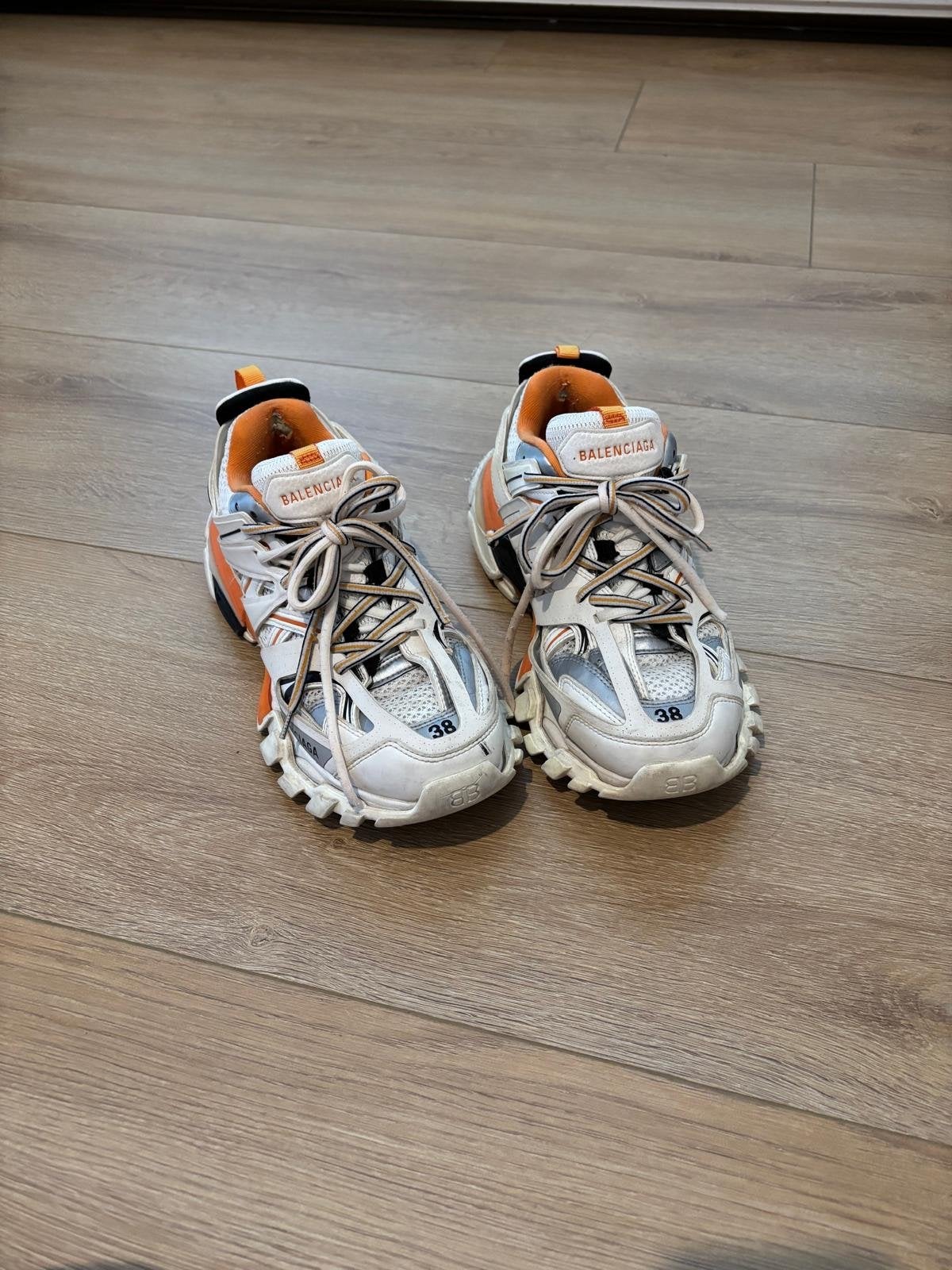 Balenciaga Track Sneakers Maat 38 - Wit/Oranje, Kleding | Dames, Schoenen, Ophalen of Verzenden, Gedragen, Wit, Sneakers of Gympen